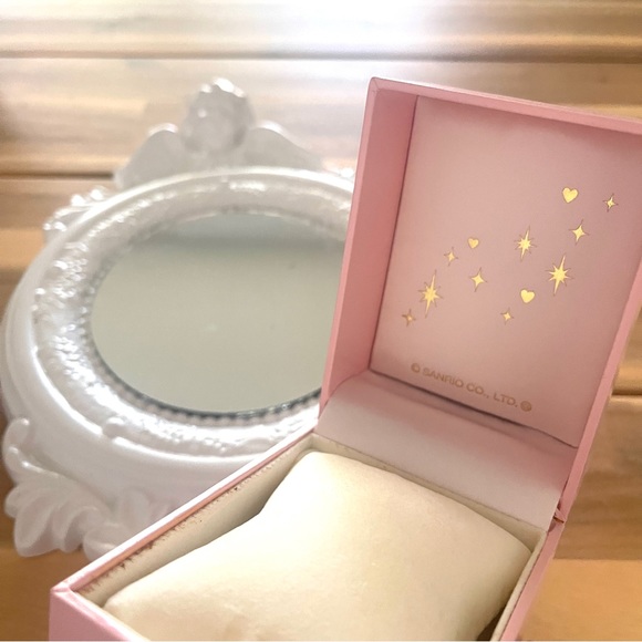 Sanrio Japan - watch/bracelet/jewelry box - box and cushion only** - Picture 5 of 5